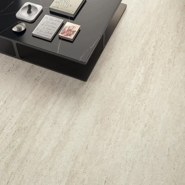 AtlasConcorde_MarvelTravertine_001_04_White_Vein-scaled
